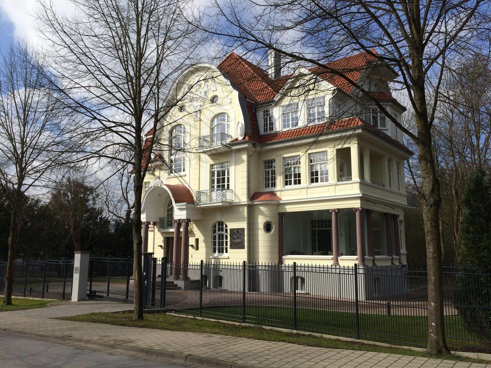 Appartements Am Kurpark Bad Pyrmont Zewnętrze zdjęcie